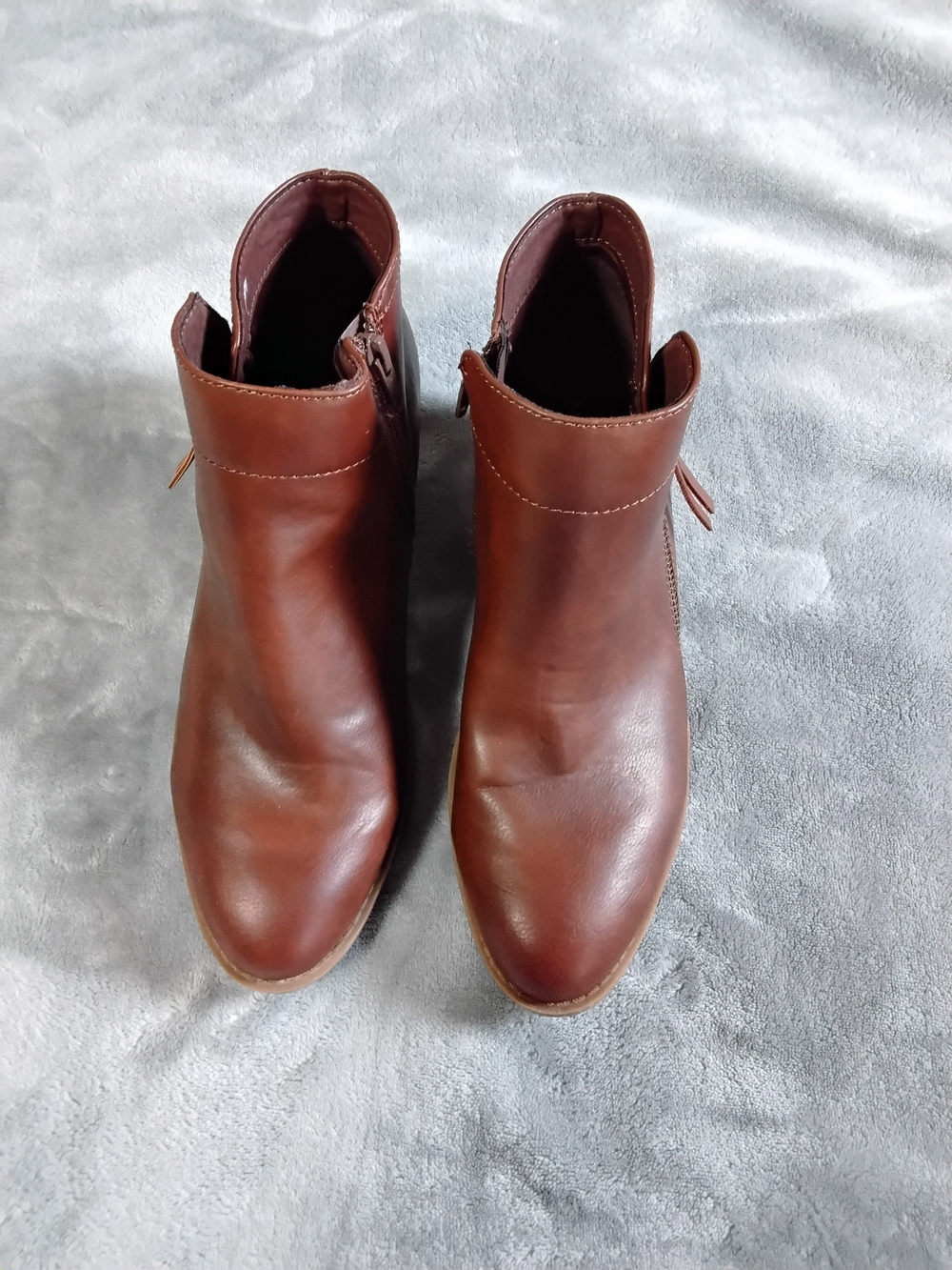 Arizona Love Chestnut Brown Leather Ankle Booties